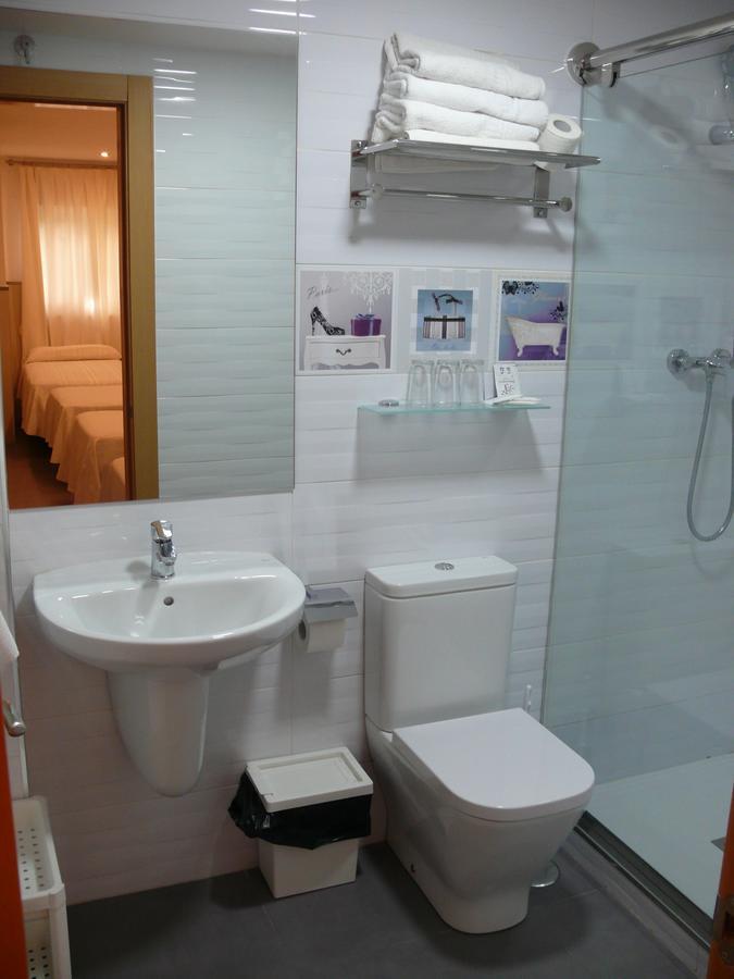 Hostal La Hispanidad Málaga Dış mekan fotoğraf